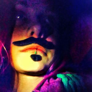 Meet your Posher, Syena